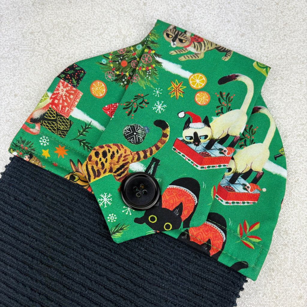 kitchen towel with christmas cats 