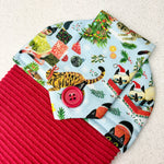 Load image into Gallery viewer, kitchen towel with festive cats and christmas decorations

