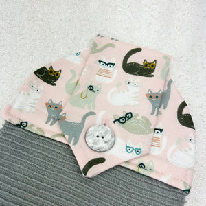 Kitchen Towel: Smart Looking Kitties