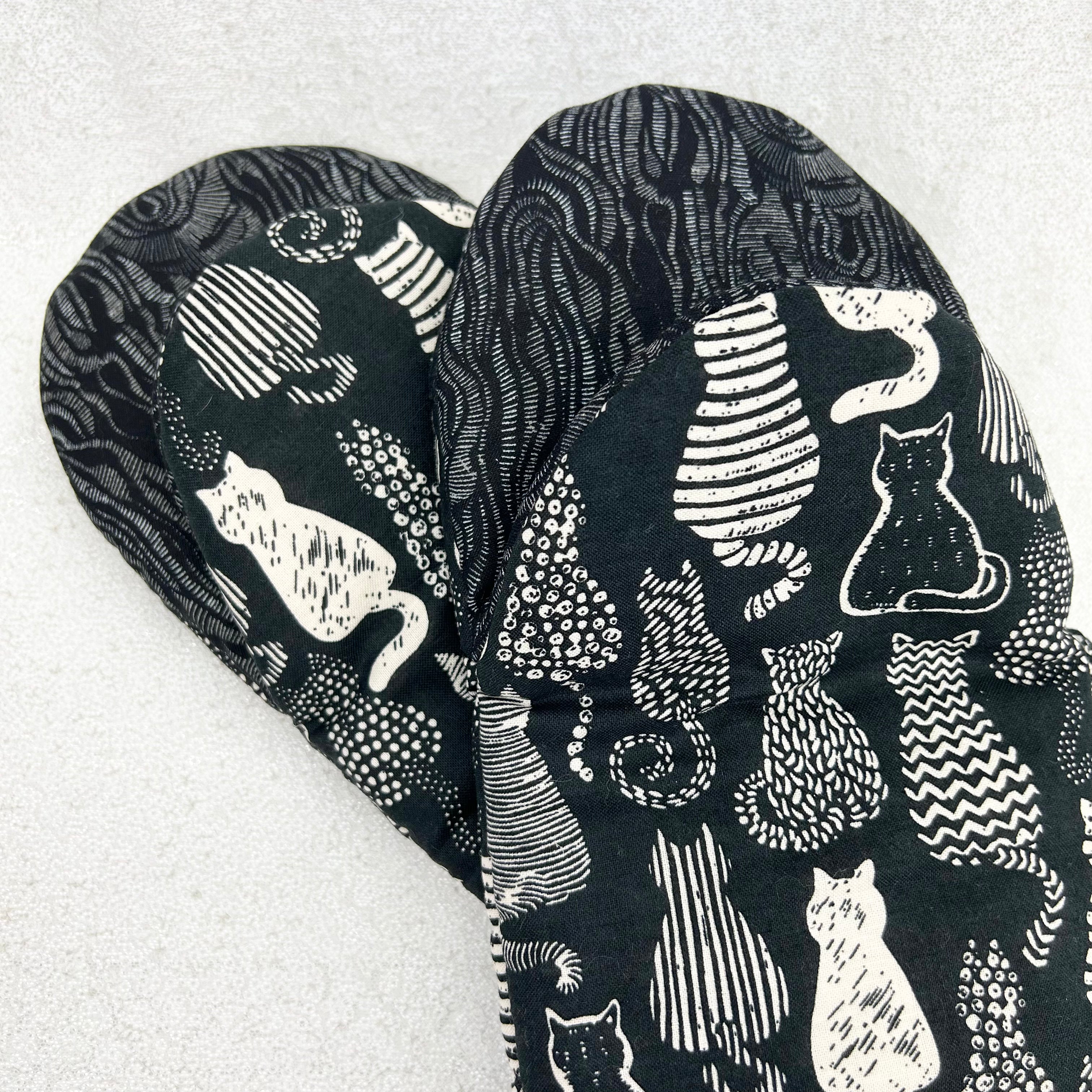 Oven Mitts: Cat Sketches