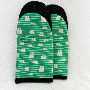 Oven Mitts: Romp of Otters