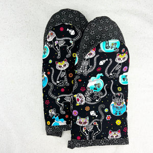 Oven Mitts: Day of The Dead Kitties