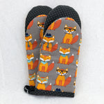 Load image into Gallery viewer, Oven Mitts: Dapper Foxes
