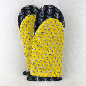 Oven Mitts: Sparkly Bees